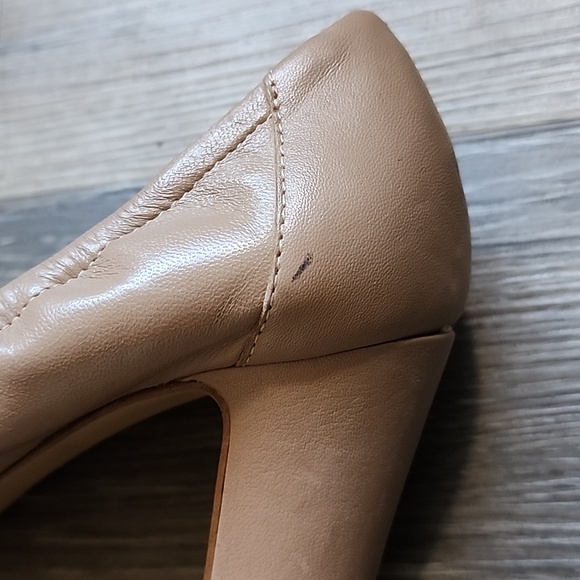 TAHARI SHOES - Picture 7 of 11